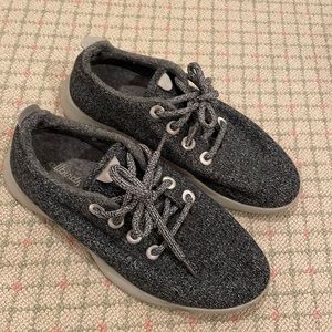 Women’s Allbirds Sneakers - Great Condition!